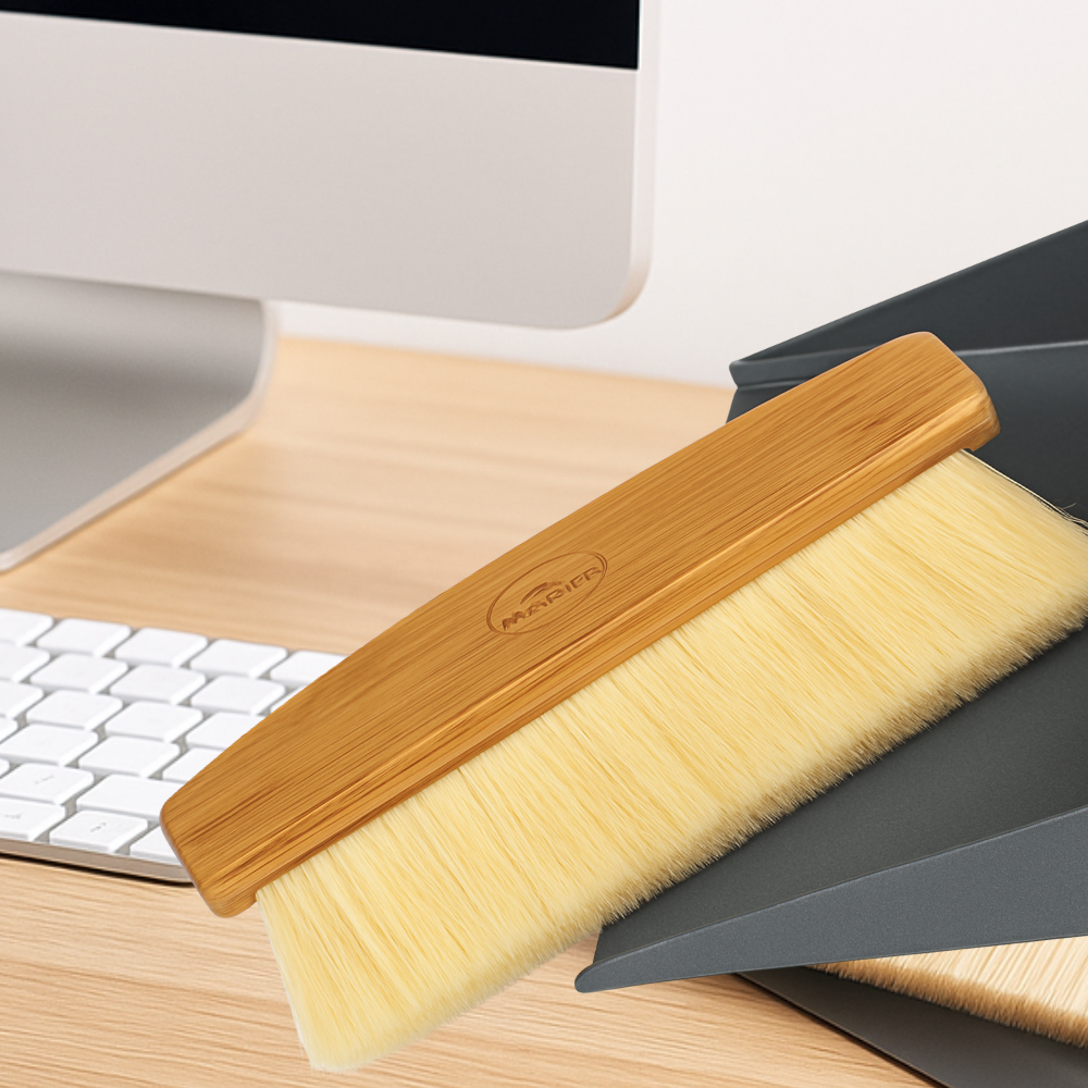 CABANAZ - Luxe kruimelveger - Toetsenbordreiniger- metaal en bamboe, incl. magneet, TABLE SWEEPER